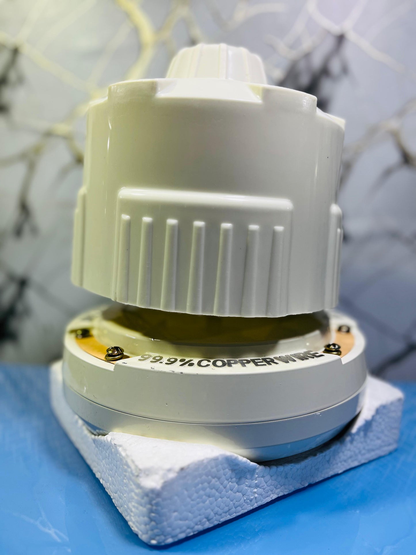 ceiling fan with lithium-ion battery